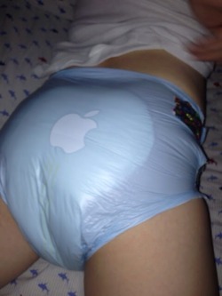 abysitter:  Apple Bottom? Four of my favorite things all in one picture. Who can name all four? http://abysitter.com - dope-ass blog 