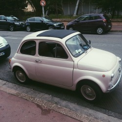 yourdadsgirlfriend:  cutest car