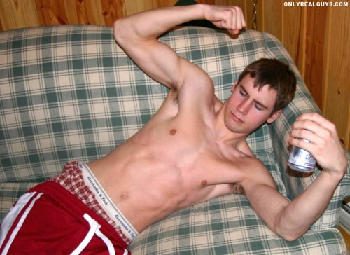 jockswiththickcocks:  ACTIVE Gay Porn Blog! >>jockswiththickcocks<<   