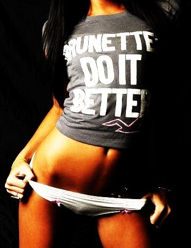 welikewhatshot:  kissmehereplease:  ;)  Yes they do!! 😉