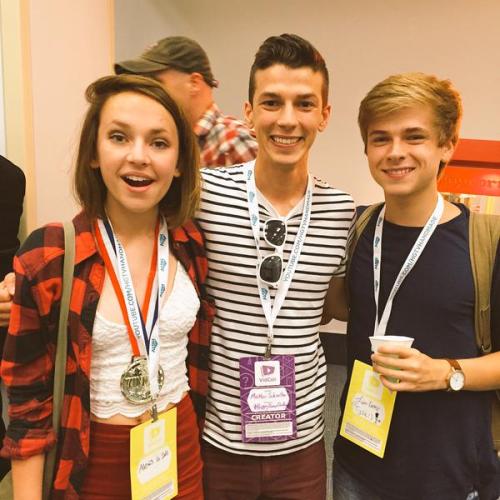 lxkekorns:lxkekorns:Day One of Vidcon is almost over! Here are some really cute pics from vidcon