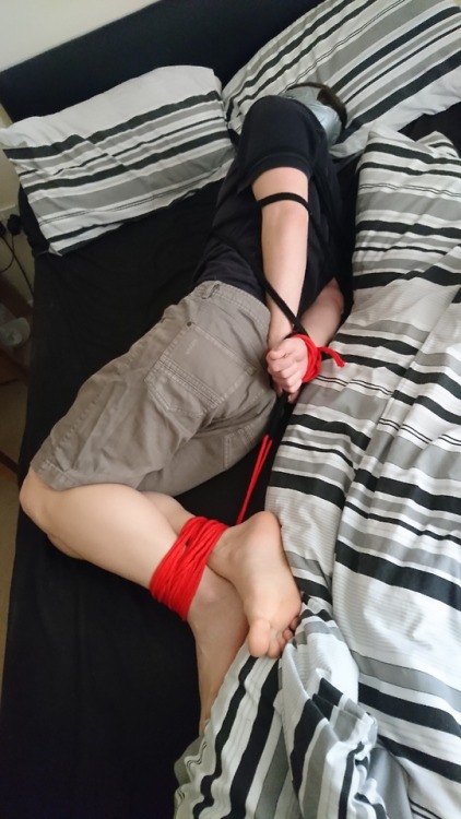 malebondagene: Sometimes I just love a good hogtie!