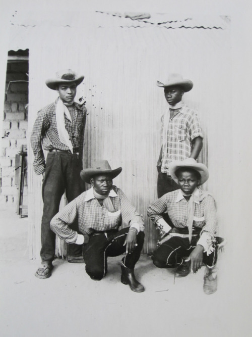 criticalmera: Jean Depara - Les cowboys du quartier Citas - 1958