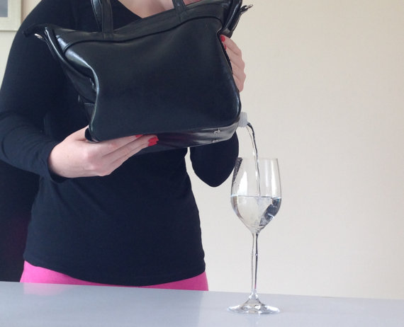 citrine8:  etsygold:  Bag flask(more information, more etsy gold)  Oh my god lmao
