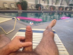 bobbywmitchell:  Beautiful day by pool Club Houston, Houston Texas.