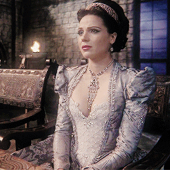 Reginaoflocksley:  Once Upon An Outfit (X). 