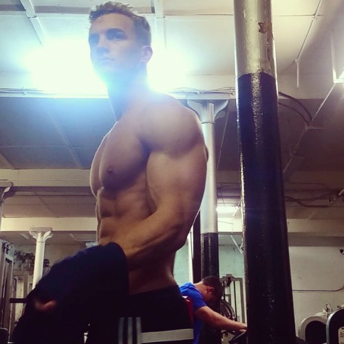 brosforbros:  Unf!  Arms!