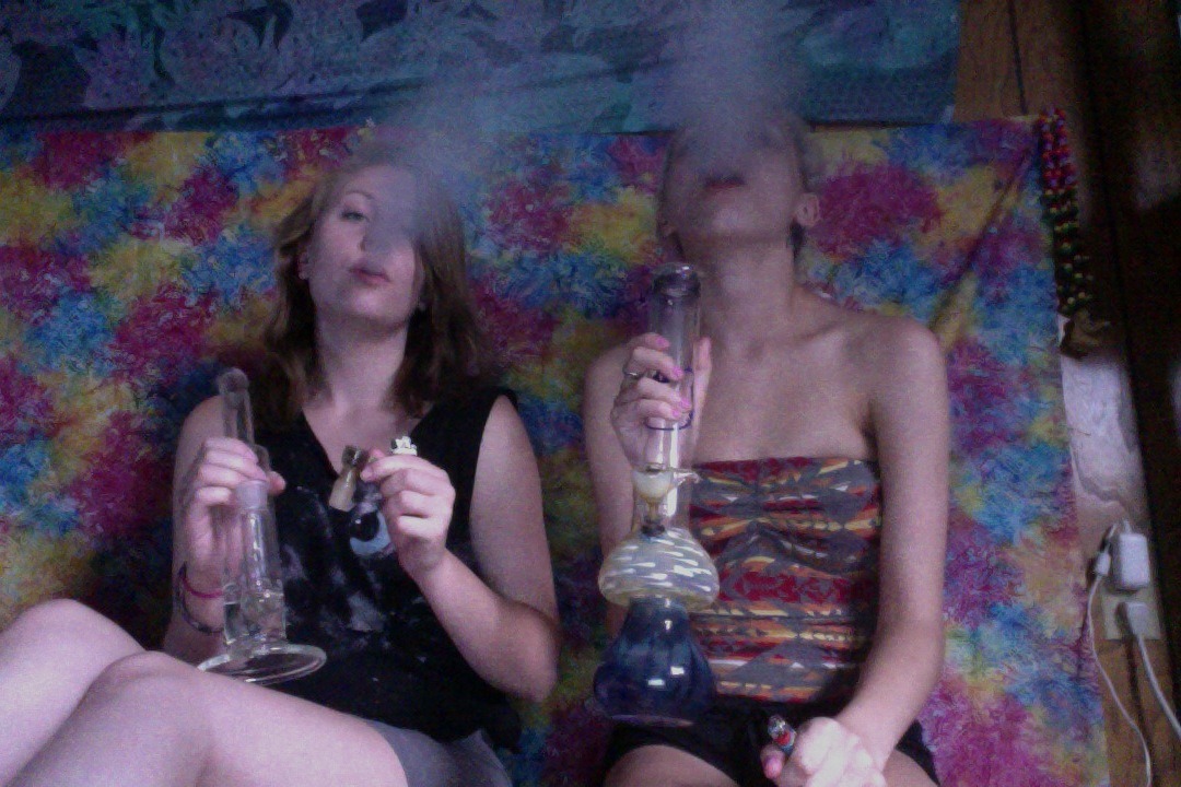 trancepixie:  Bestie and new bongs? Yessss;) 