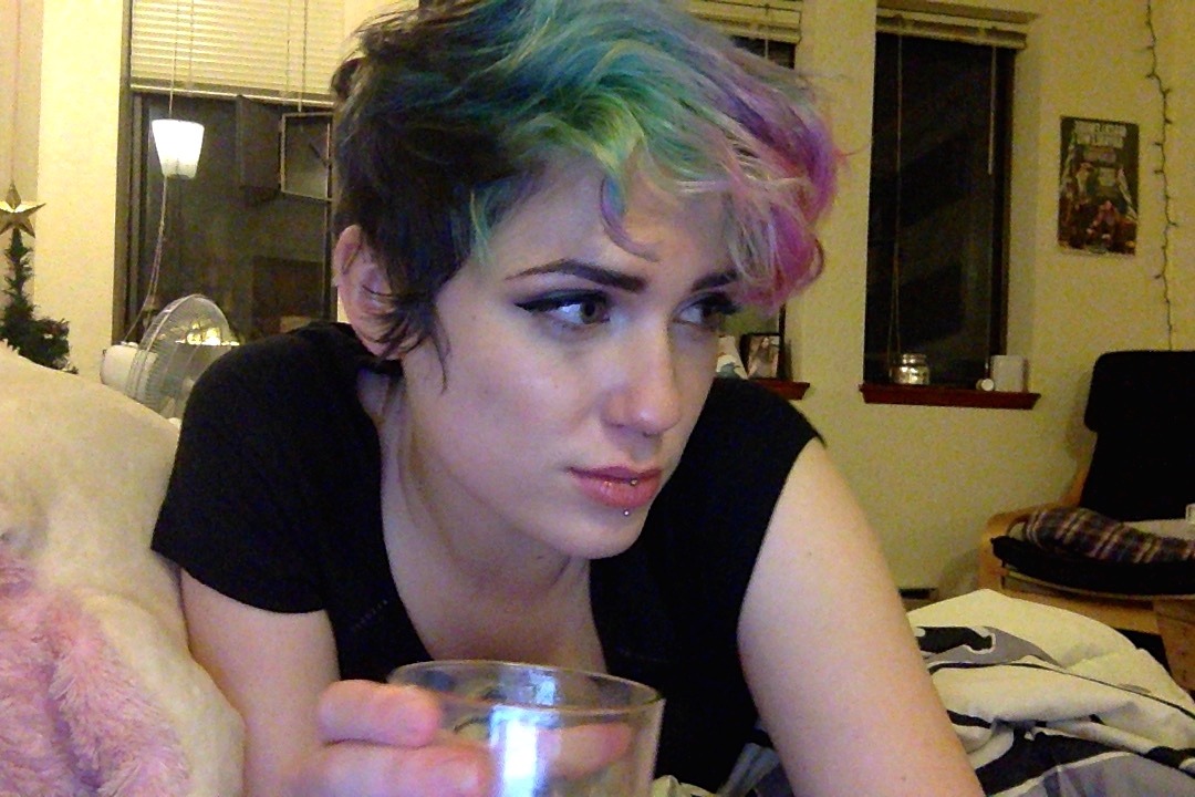 casualdorkpatrol:  I only look really sexy when I’m alone at home??? 