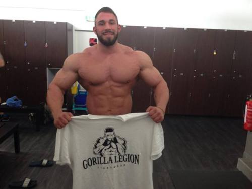 thick-sexy-muscle:  Kevin Wolter