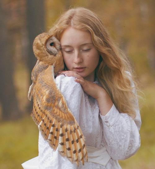 stopdropandvogue:  Enchanting portraits of wild animals and dreamy princesses. Photographed by Katerina Plotnikova 