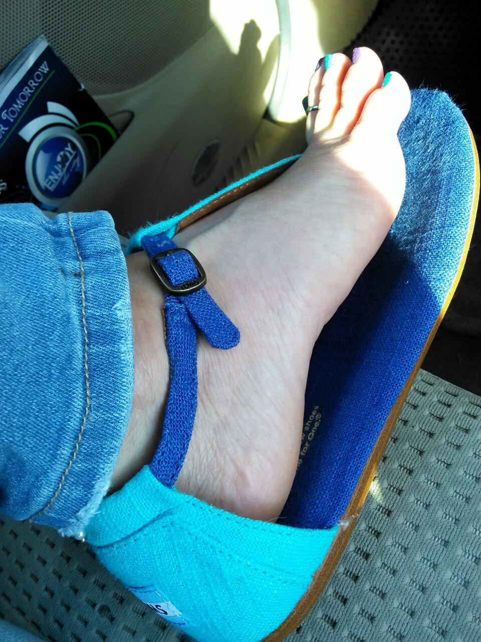 toesyumyum:Love me some yummy yummy toes!!