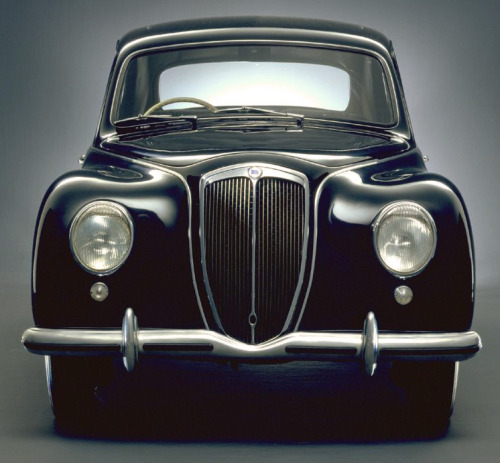 carsthatnevermadeit:Lancia Aurelia, 1950. The Aurelia was the first production car to use a V6 engin