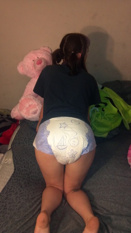 daddy-is-a-sissy: lovelylittlekoneko:  New Diapers rule!  i think this is the first time a crass shi