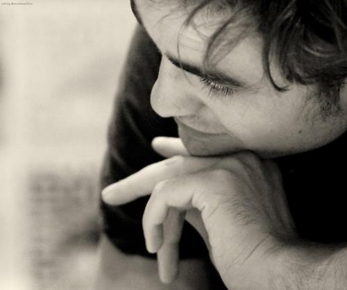 socalmom2four:  #365DoR ~ Day 200 ~ 7.19.13 ~ Favorite pic of Rob from Comic Con 2011…picked my top 10! Even with his Cosmopolis hair cut he still managed to look amazing…as always. <3 
