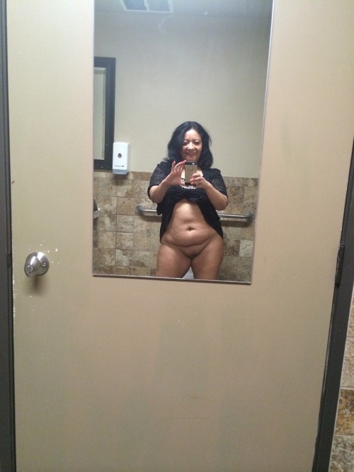 ddick01:  Love making older lady’s feel sexy!! When you do they send and let you take freaky photos.