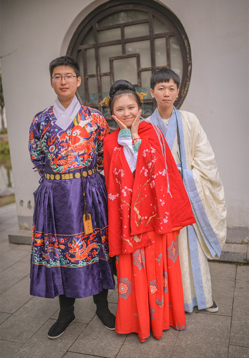 hanfugallery:#西塘汉服文化周# Xitang Hanfu Culture Week. Photo by 松溪大曲