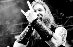 Amon Amarth Throwin The Horns