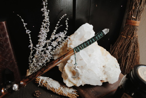 lunareye:  A lunar witches wand  Hand made by me.  Insta ~ lunreye  The crescent moon charm in this 