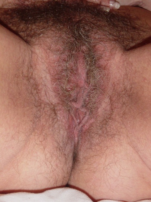 nick33157: Mrs R hairy pussy