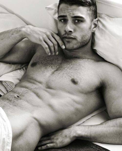 tutoyerlesanges:  http://tutoyerlesanges.tumblr.com/archive 
