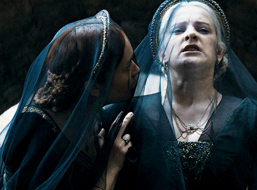 Helaena Targaryen & Alicent Hightower 2.02 (Rhaenyra The Cruel) / 1.09 (The Green Council)