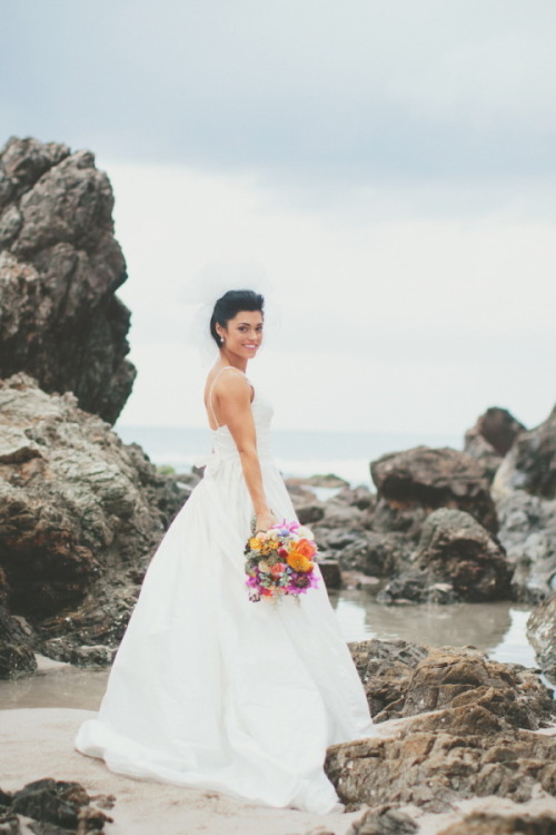 Colorful beach wedding in Australia |  Photography:Ivy Road Wedding PhotographyFollow the beach lo