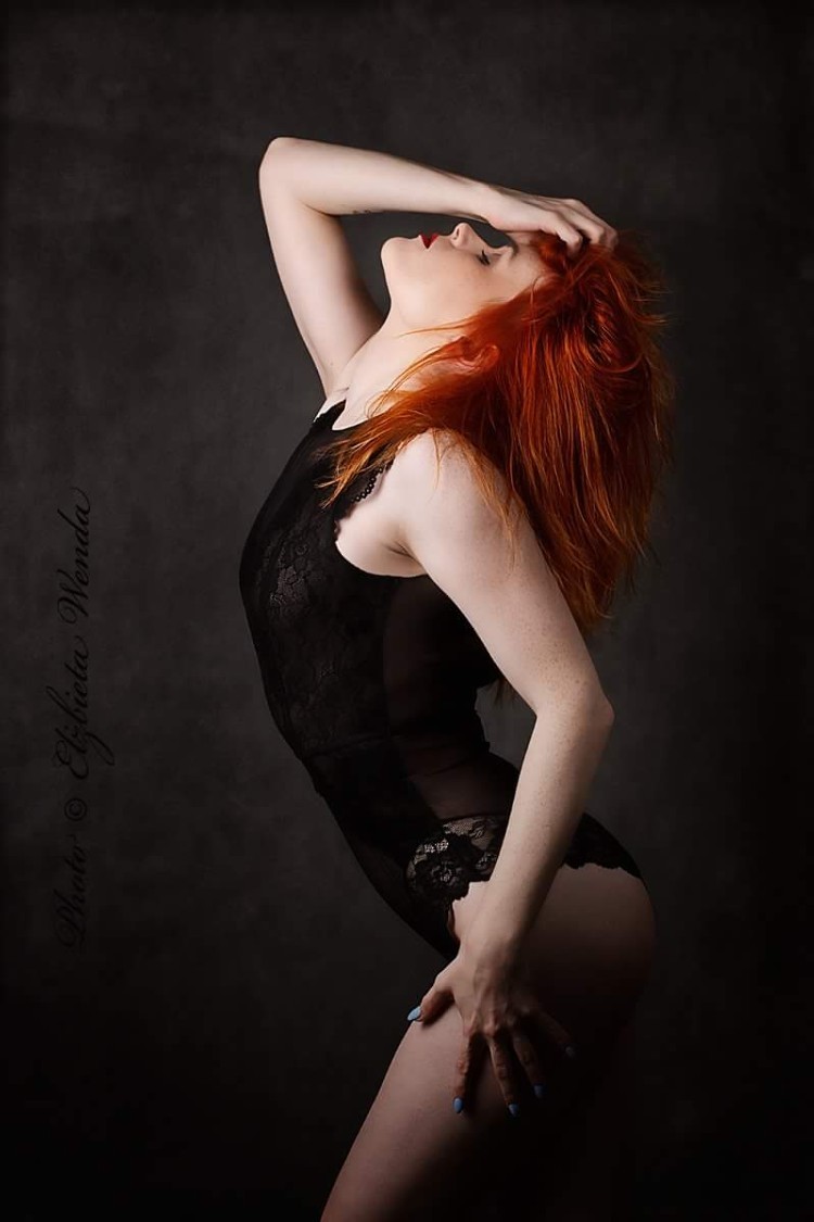 sexy-redhead-redhair-orangehair:    Metin Üstündağ :❝..Kendi içindeki büyük