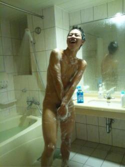 bastianphilly:  Cute Japanese boy taking a shower.  I love to help him. He’s so Kawaii!