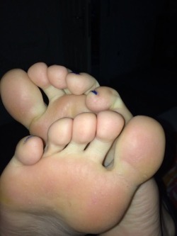 feetgirly94:  Lick my soles and Shot your