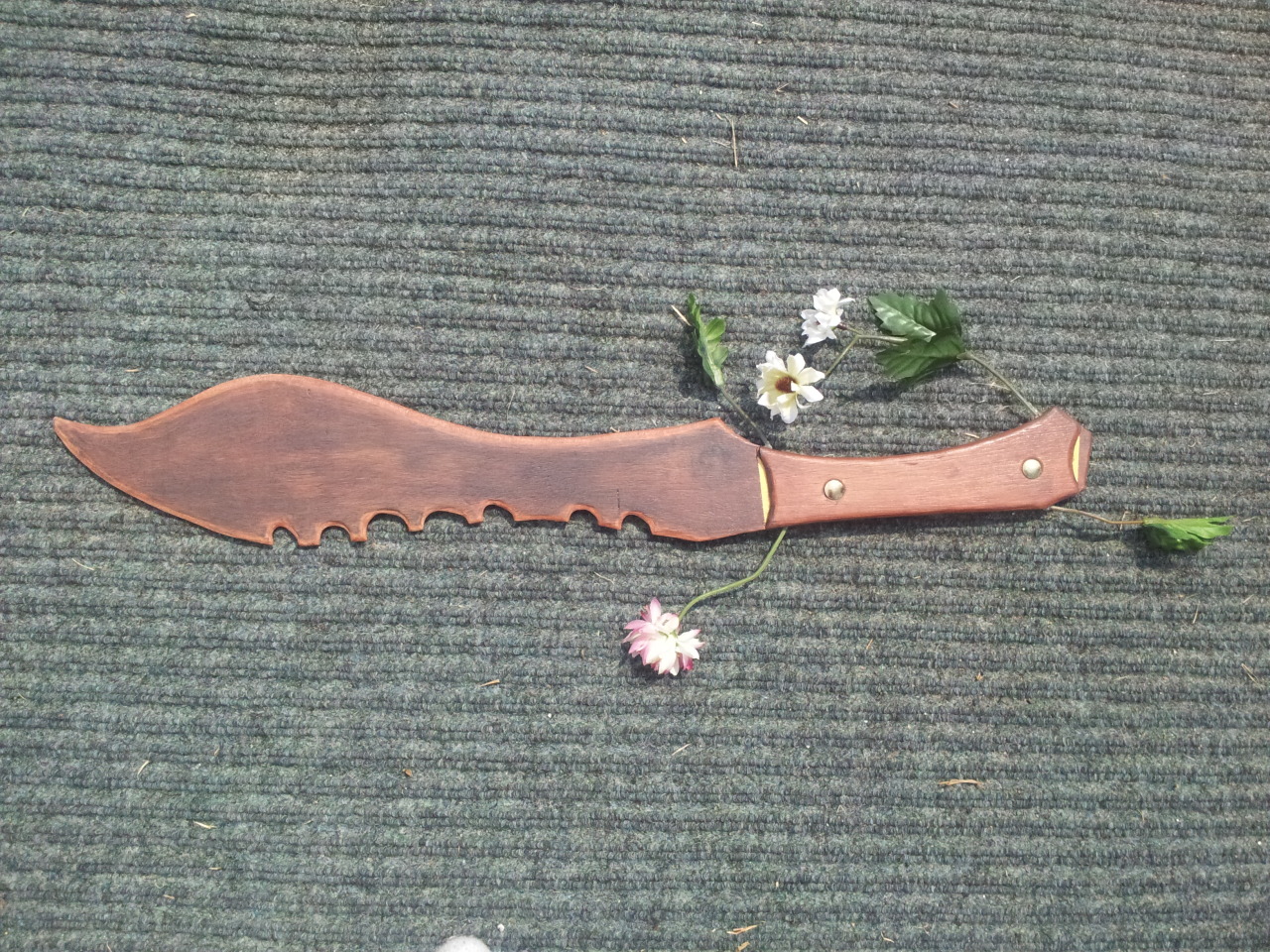 squeakykins:  hunterv:  Here it is, a full, flat photo of my Floral-man’s Shiv