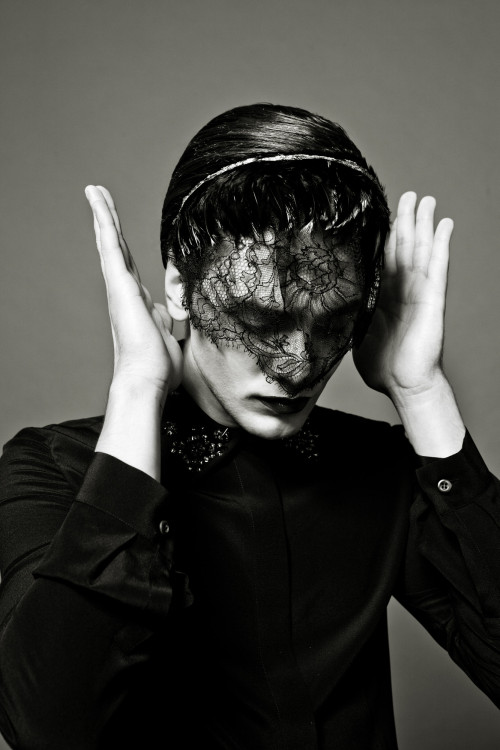ohthentic:  xavierdolan-love:  Xavier Dolan/Candy Magazine 2013/Photo by Shayne LaverdièreSource : http://www.lacavalerie.ca/shayne-laverdiere/#  Oh 
