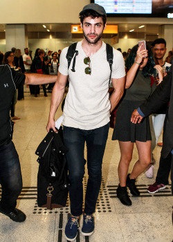 harry-shum: The cast of “Shadowhunters” greet their eager fans at the Sao Paulo Airport as they arrive for the Sao Paulo Comic Con.