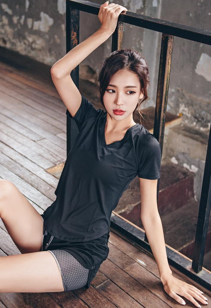 Park Da Hyun - Fitness Set (04407)