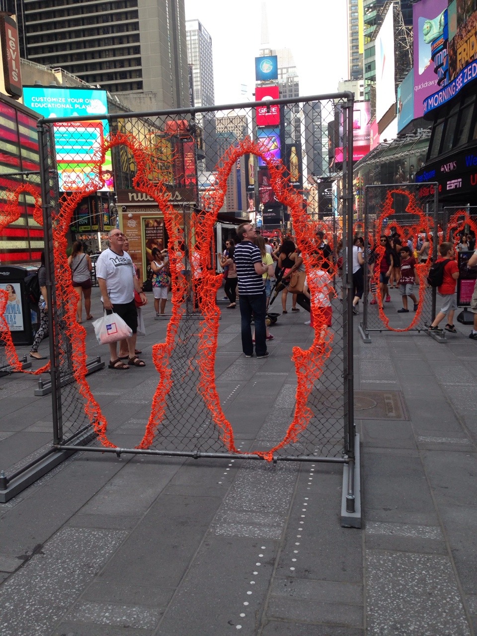 geardrops:  ultracheese:  whostuck-beevee:  There are a bunch of human shaped gates