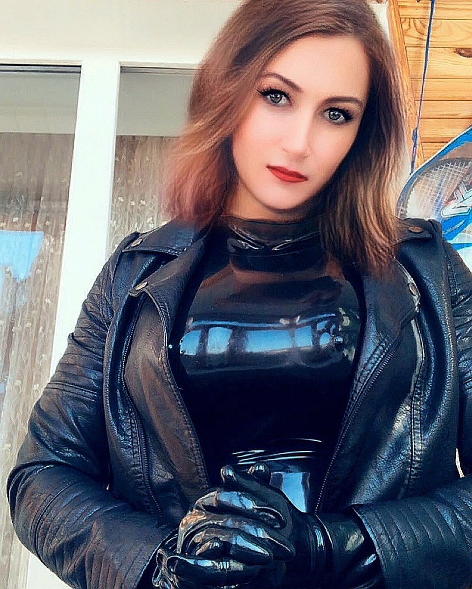 Alexrumlexa со страницы 20 Miss Morgane™ в Твиттере Leather And Latex Stylish Classy Fashio 