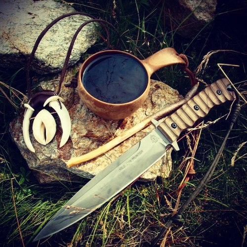 bushcraftczech:  #Bushcraft#bushcraftportal_cz#bushcraftshop_cz#bushcraftportal#bushcraftshop#juböknives#jubö#czechbushcraft#juböbushcraft#tracking #hunting#knife#knives#survival#outdoor#axe#saw#kuksa#kupilka#tops#wild#pig#hunter 