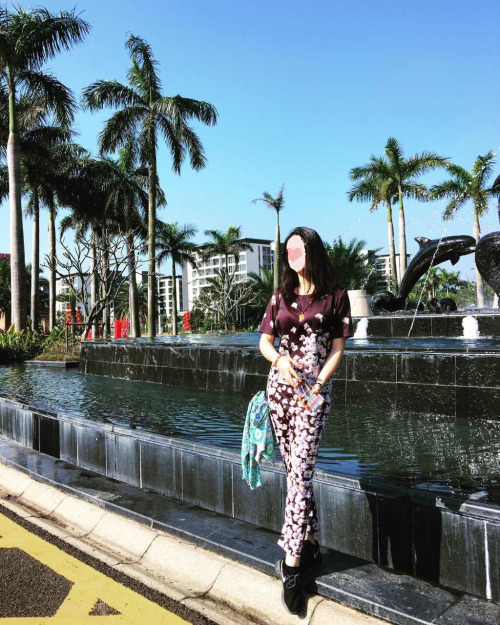 mugoujunjun: 汤友们好~这两天学校事儿好多一直没空发帖，刚忙停下来就说说那天找学霸小哥的经过吧~ 以及po一张娟娟的生活照给汤友们~ 题外话：好多汤友发消息说，为了听娟娟的记事，想以红包的
