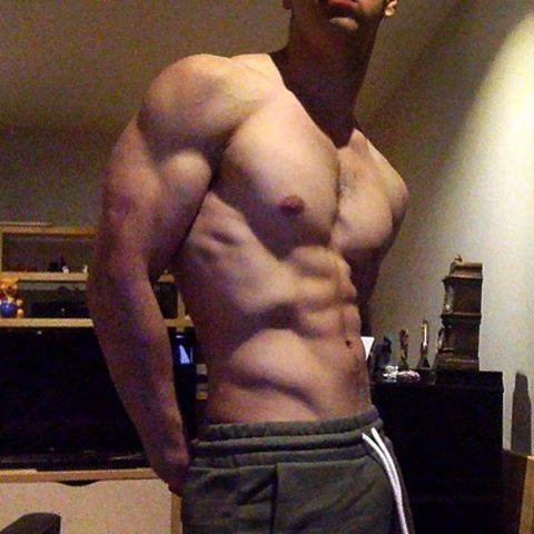 sabotagedselfie:  When that good lighting hits and you realize lowering carbs is working. 👌🏼 