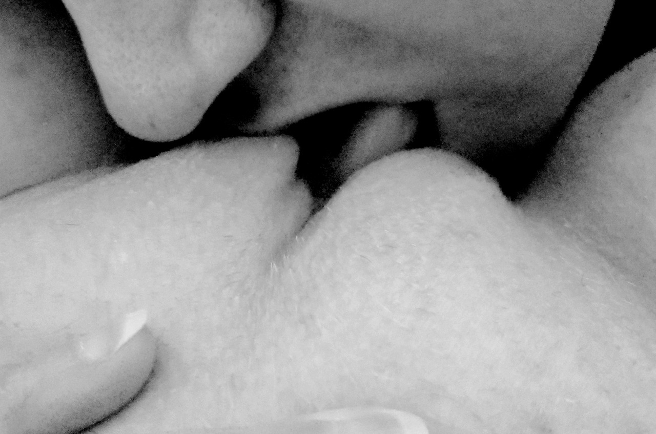 liveluvlaugh:  Some afternoon Playtime with @pig-raising-dad ❤