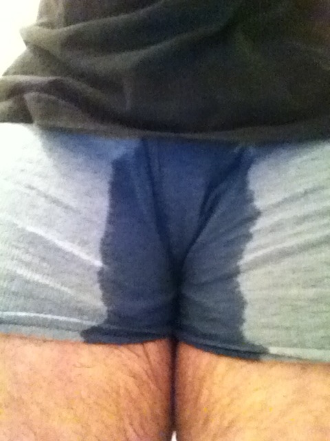 super-omorashi-rainbows:  Pictures of my wetness.