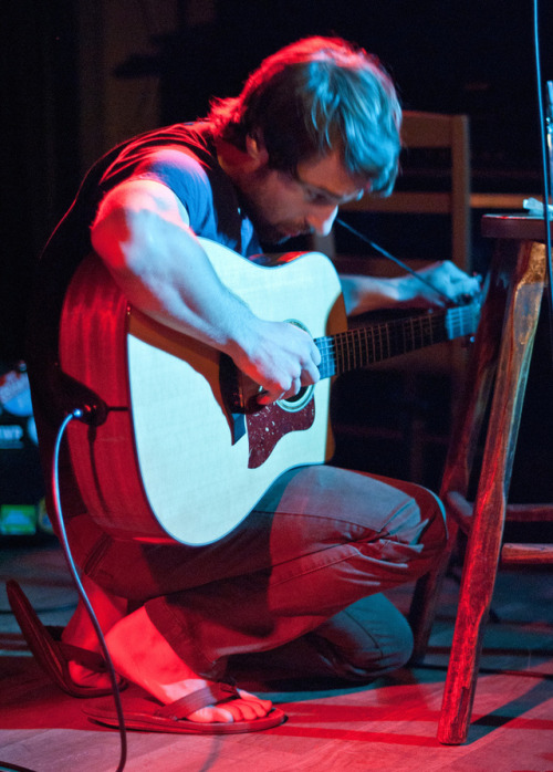 flipflopmoves: Jon Walker, another musician who wears flip flops all the time!