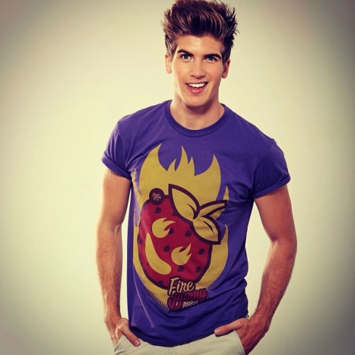 onlycuteguys:  Joey Graceffa 