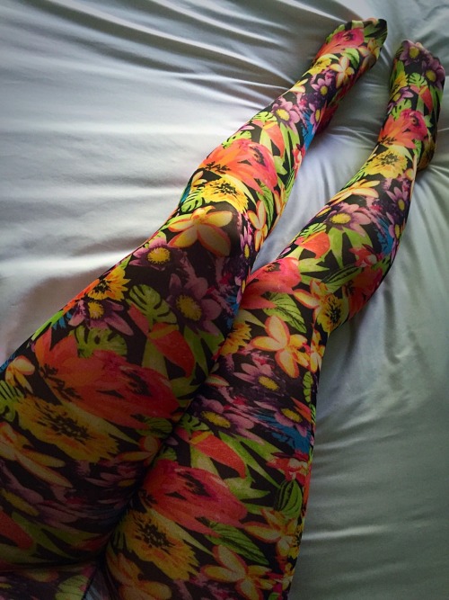 I bought these fun floral tights for Ororo before I left for my business trip. She sent me these pic