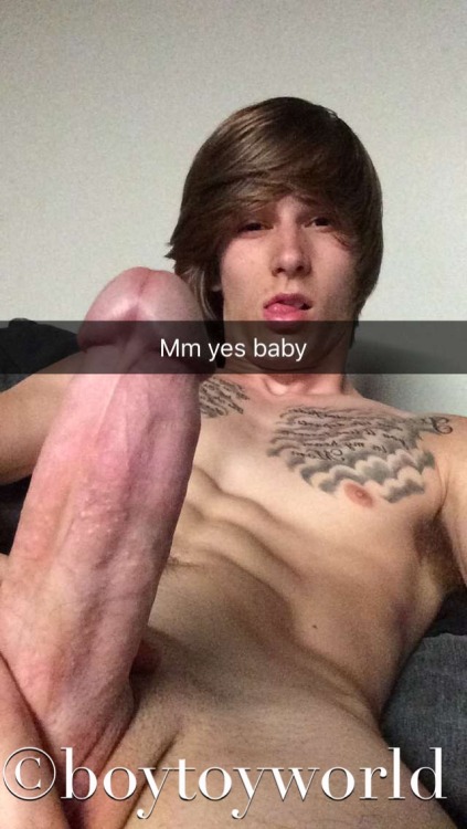 straightboysleaked:  boytoyworld:  💥Boy Toy Winner: 19 yo cutie💥   #gay #cutegayboy #striaghtboy #cum