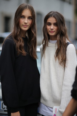 teenvogue:  The off-duty models in Milan are rocking romantic waves like nobody’s business »   