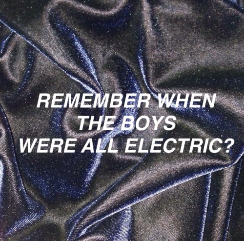 capitalletterlyrics:fluorescent adolescent // arctic monkeys