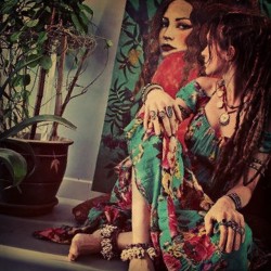 #Rastafari #Rastafarai #Rastagirl #Rstastyle #Rastas #Rastalove #Girl #Dread #Dreadloock