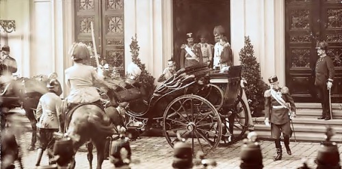 the-last-tsar:Tsar Nicholas II with Emperor Franz Joseph and heir apparent Franz Ferdinand (in the b