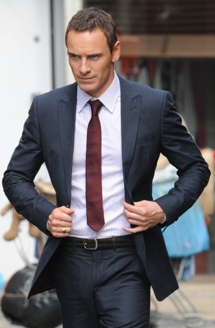 cumpletelyhappy:  Michael Fassbender and his impressive bulge.